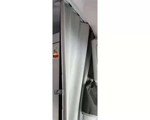 KENWORTH T680 Curtains