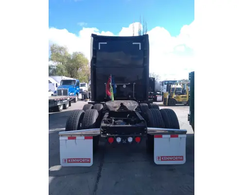 KENWORTH T680 Cutoff Assembly(Housing & Suspension only)