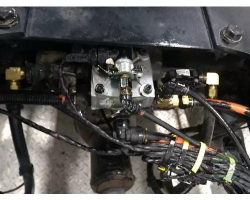 KENWORTH T680 Cutoff Assembly (Housings & Suspension Only)