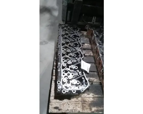 KENWORTH T680 Cylinder Head