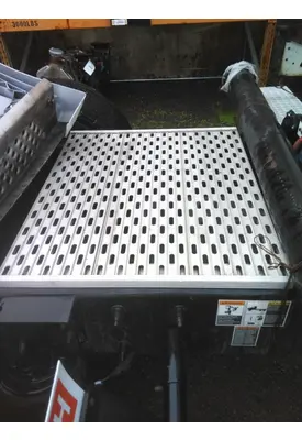KENWORTH T680 DECK (CATWALK) STEP