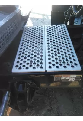 KENWORTH T680 DECK (CATWALK) STEP