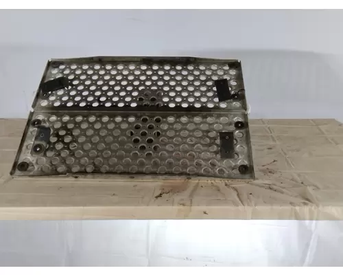 KENWORTH T680 DECK (CATWALK) STEP