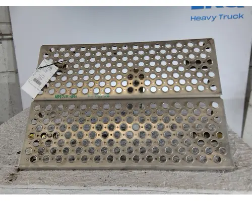 KENWORTH T680 DECK (CATWALK) STEP