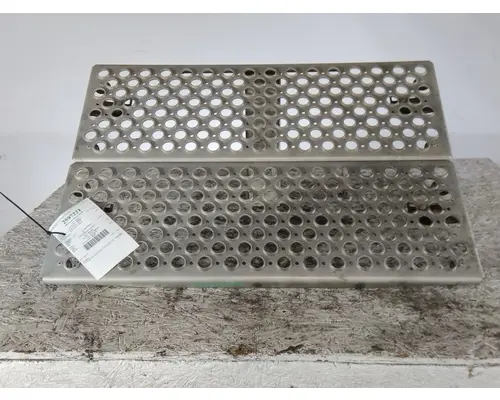 KENWORTH T680 DECK (CATWALK) STEP