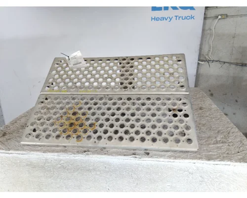 KENWORTH T680 DECK (CATWALK) STEP