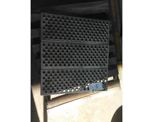 KENWORTH T680 DECK (CATWALK) STEP