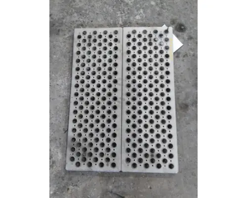 KENWORTH T680 DECK (CATWALK) STEP