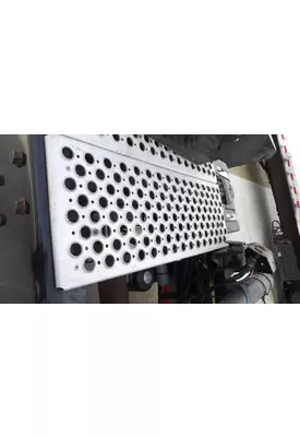 KENWORTH T680 DECK (CATWALK) STEP