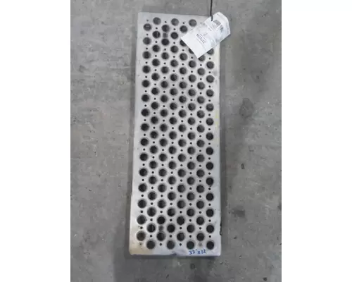 KENWORTH T680 DECK (CATWALK) STEP