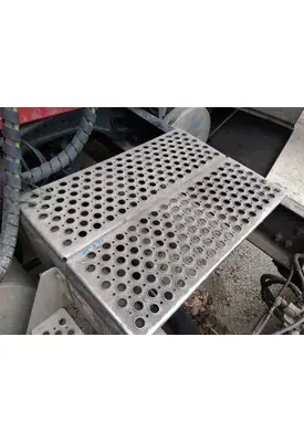 KENWORTH T680 DECK (CATWALK) STEP