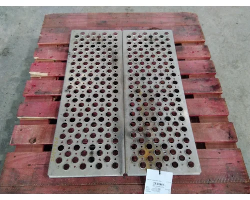 KENWORTH T680 DECK (CATWALK) STEP