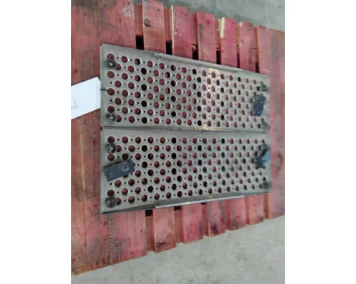 KENWORTH T680 DECK (CATWALK) STEP