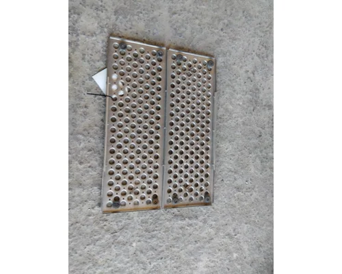 KENWORTH T680 DECK (CATWALK) STEP