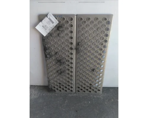 KENWORTH T680 DECK (CATWALK) STEP
