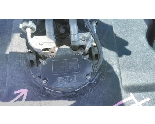 KENWORTH T680 DEF SENDING UNITLEVEL SENSOR