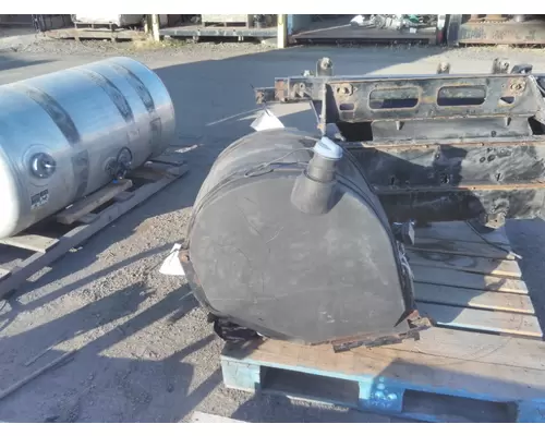KENWORTH T680 DEF TANK