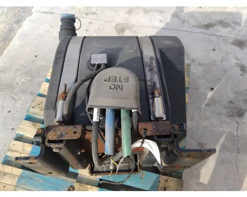 KENWORTH T680 DEF TANK