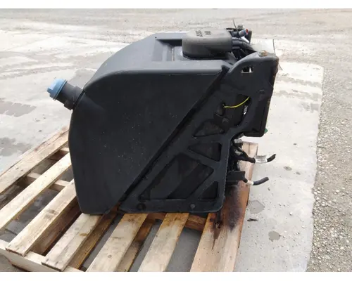 KENWORTH T680 DEF TANK