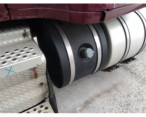 KENWORTH T680 DEF TANK