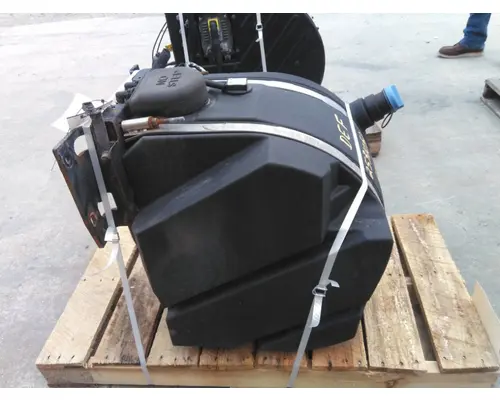 KENWORTH T680 DEF TANK