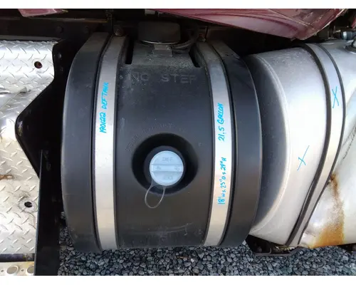 KENWORTH T680 DEF TANK