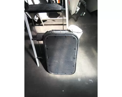 KENWORTH T680 DOOR, COMPARTMENT