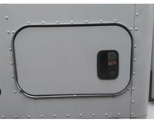 KENWORTH T680 DOOR, COMPARTMENT