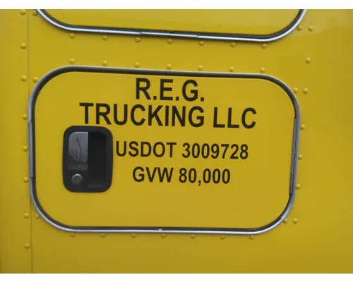 KENWORTH T680 DOOR, COMPARTMENT