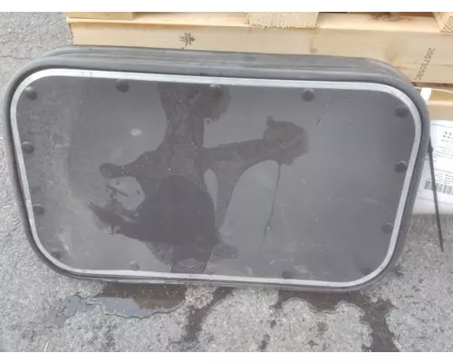 KENWORTH T680 DOOR, COMPARTMENT