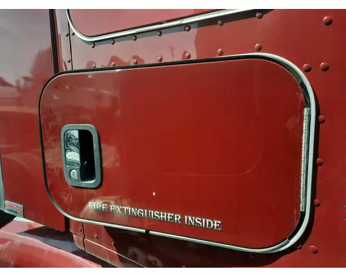 KENWORTH T680 DOOR, COMPARTMENT