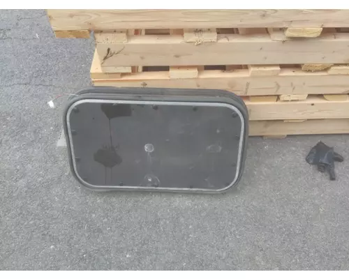 KENWORTH T680 DOOR, COMPARTMENT