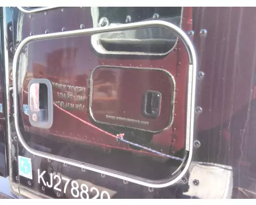 KENWORTH T680 DOOR, COMPARTMENT