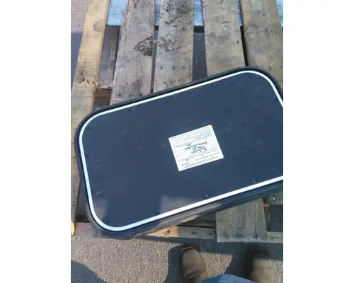 KENWORTH T680 DOOR, COMPARTMENT