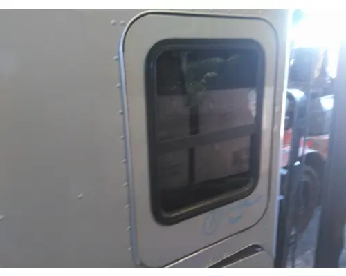 KENWORTH T680 DOOR, COMPARTMENT