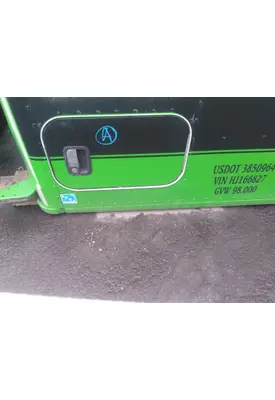 KENWORTH T680 DOOR, COMPARTMENT