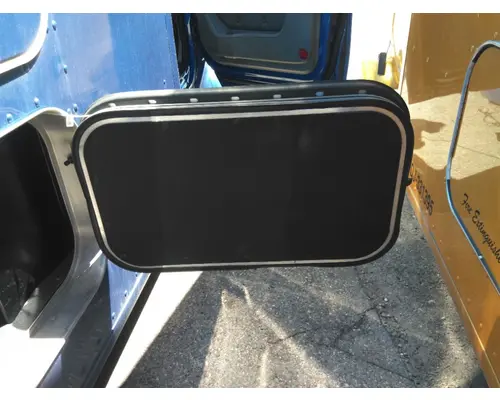KENWORTH T680 DOOR, COMPARTMENT