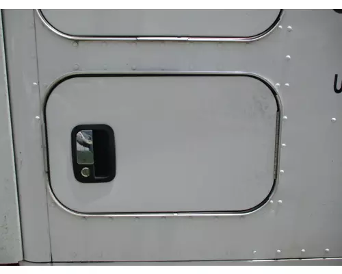 KENWORTH T680 DOOR, COMPARTMENT