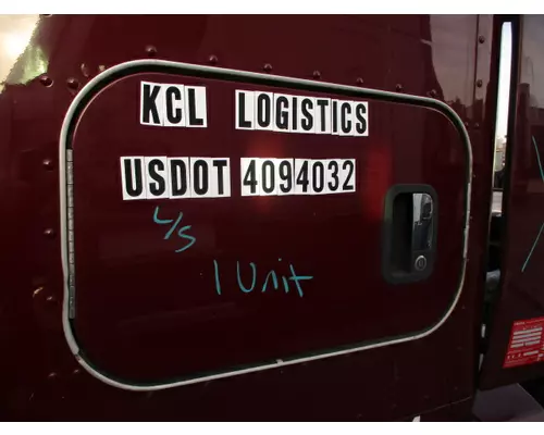 KENWORTH T680 DOOR, COMPARTMENT