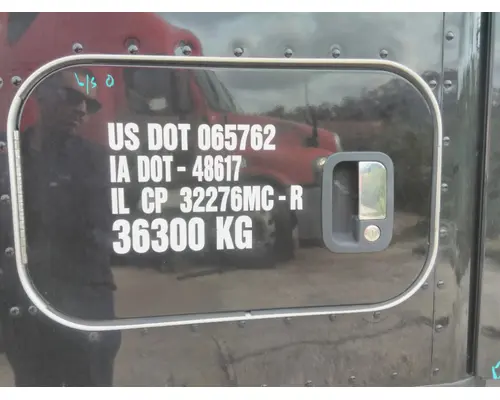 KENWORTH T680 DOOR, COMPARTMENT