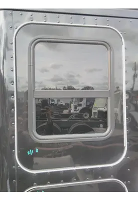 KENWORTH T680 DOOR, COMPARTMENT