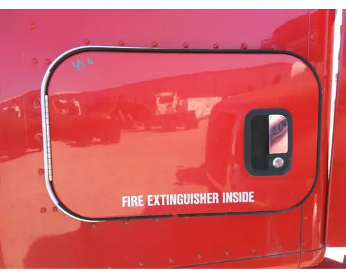 KENWORTH T680 DOOR, COMPARTMENT