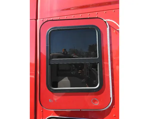 KENWORTH T680 DOOR, COMPARTMENT