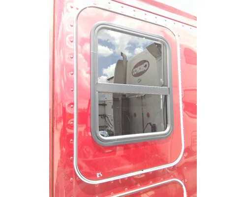 KENWORTH T680 DOOR, COMPARTMENT