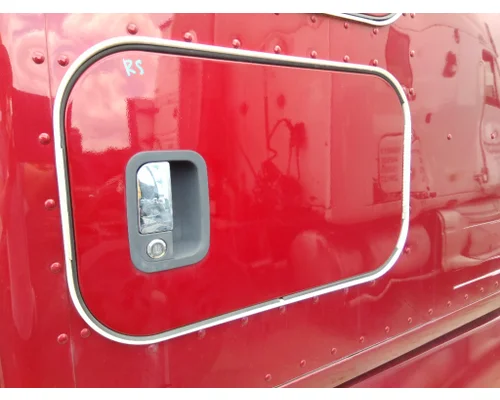 KENWORTH T680 DOOR, COMPARTMENT