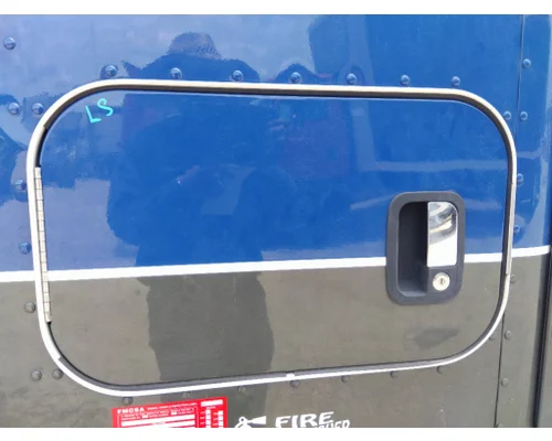 KENWORTH T680 DOOR, COMPARTMENT