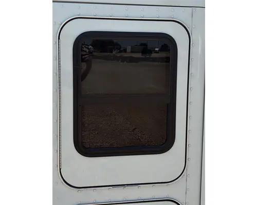 KENWORTH T680 DOOR, COMPARTMENT