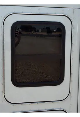 KENWORTH T680 DOOR, COMPARTMENT