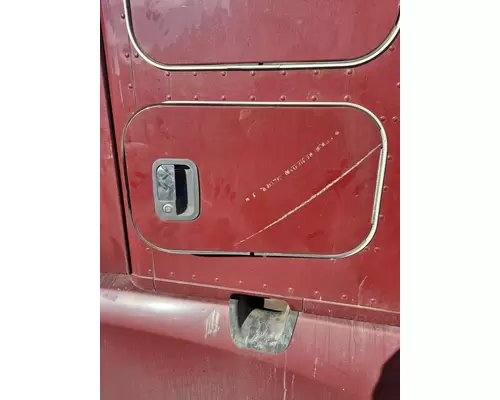 KENWORTH T680 DOOR, COMPARTMENT