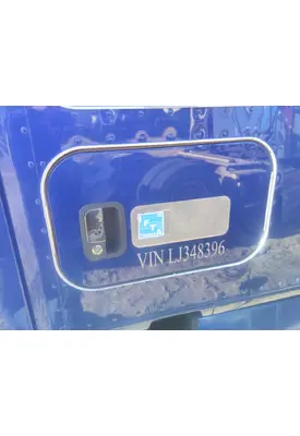 KENWORTH T680 DOOR, COMPARTMENT